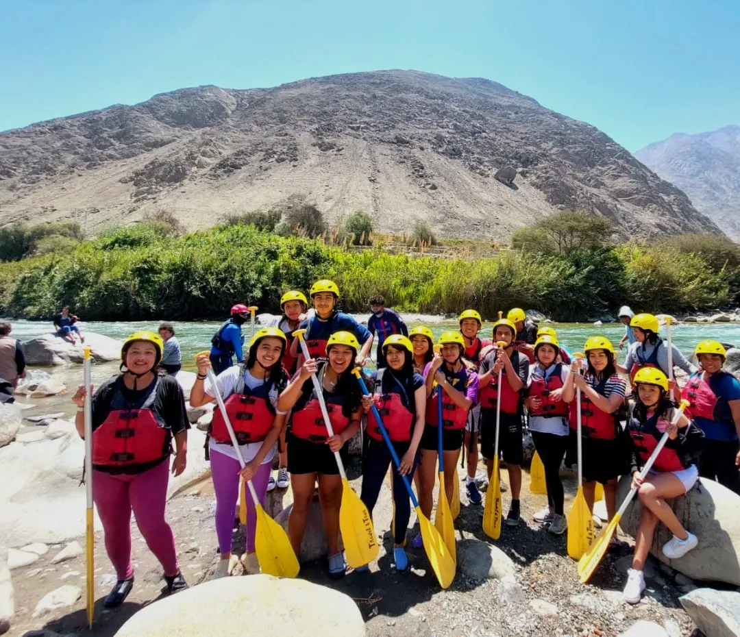 Alumnos listos para el canotaje en Lunahuaná